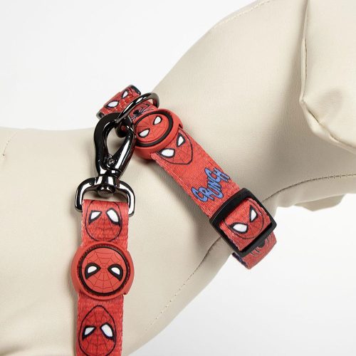 Close-up of Spider-Man Dog Lead securely clipped to matching collar on mannequin dog, showing sturdy hardware and coordinated Marvel design.